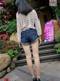 MussGirl NO.041 Long bare legs under hot pants(149)